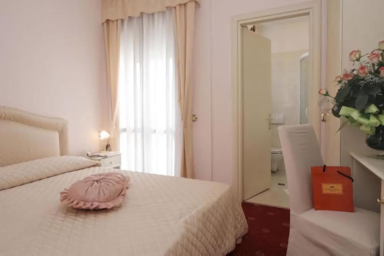 Nice Hotel Местре Екстериор снимка